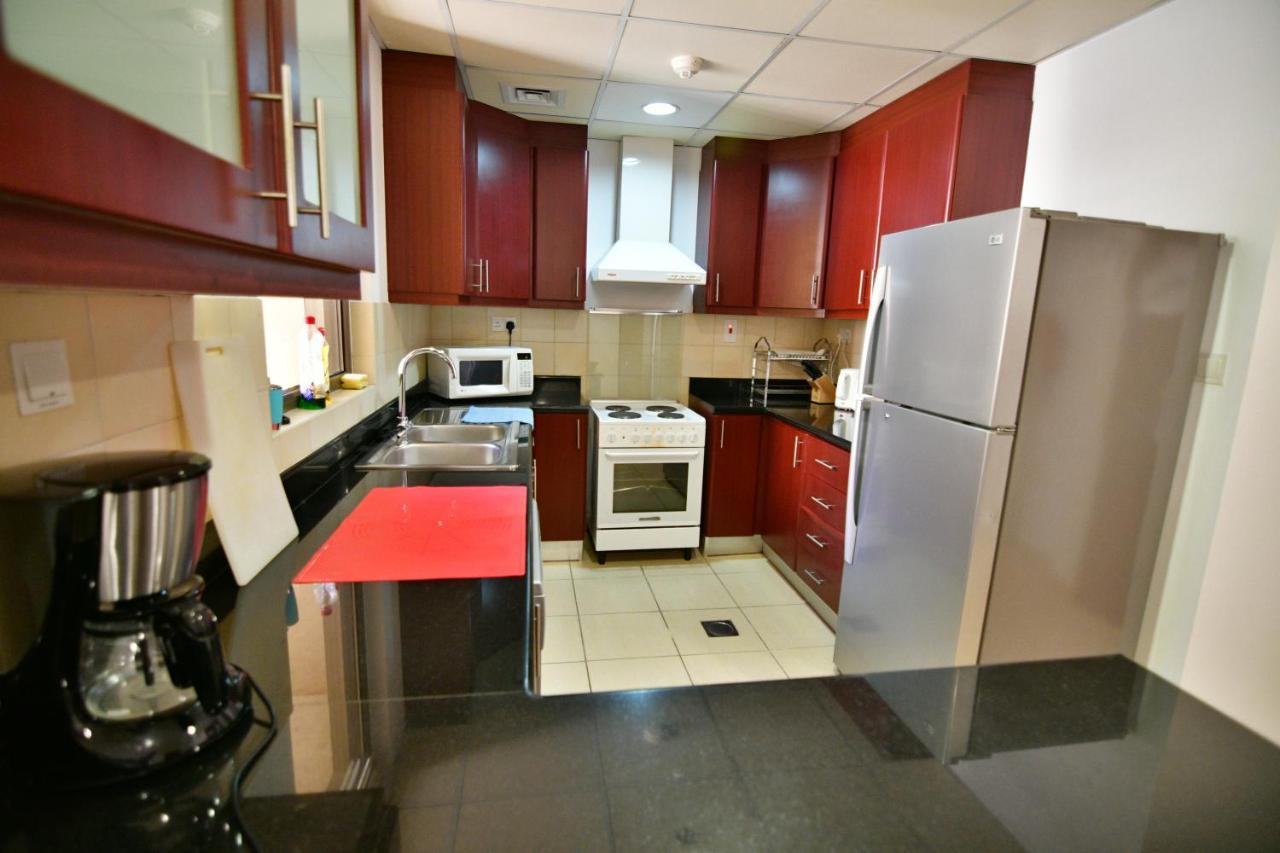 Holiday Homes Дубай Екстериор снимка