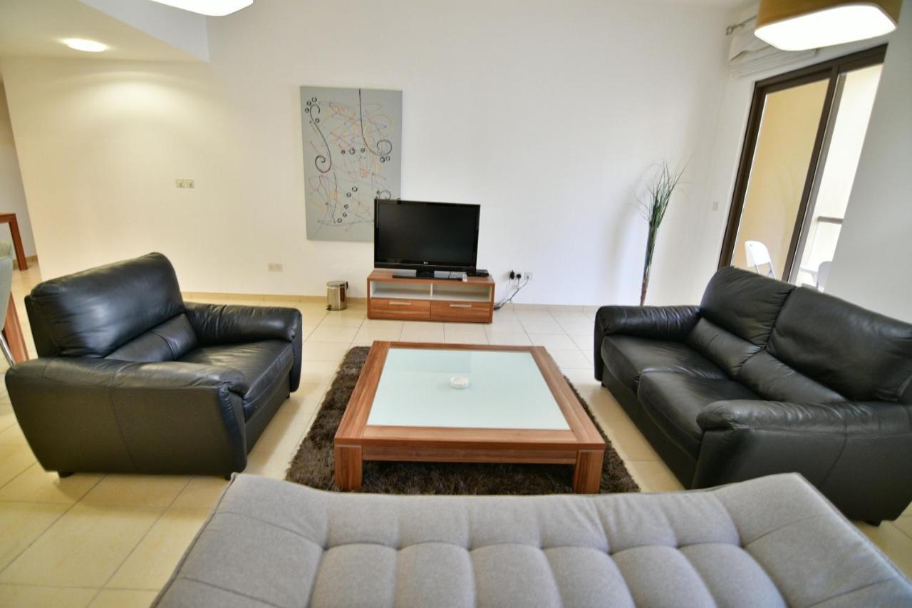 Holiday Homes Дубай Екстериор снимка
