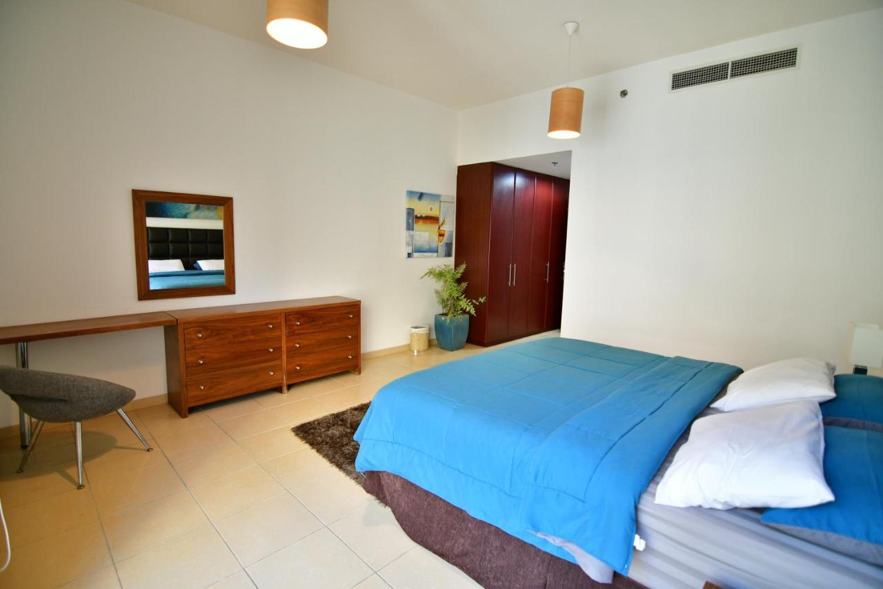 Holiday Homes Дубай Екстериор снимка