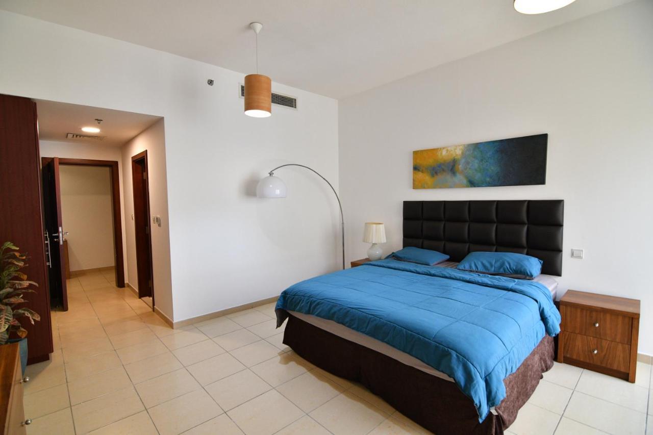Holiday Homes Дубай Екстериор снимка
