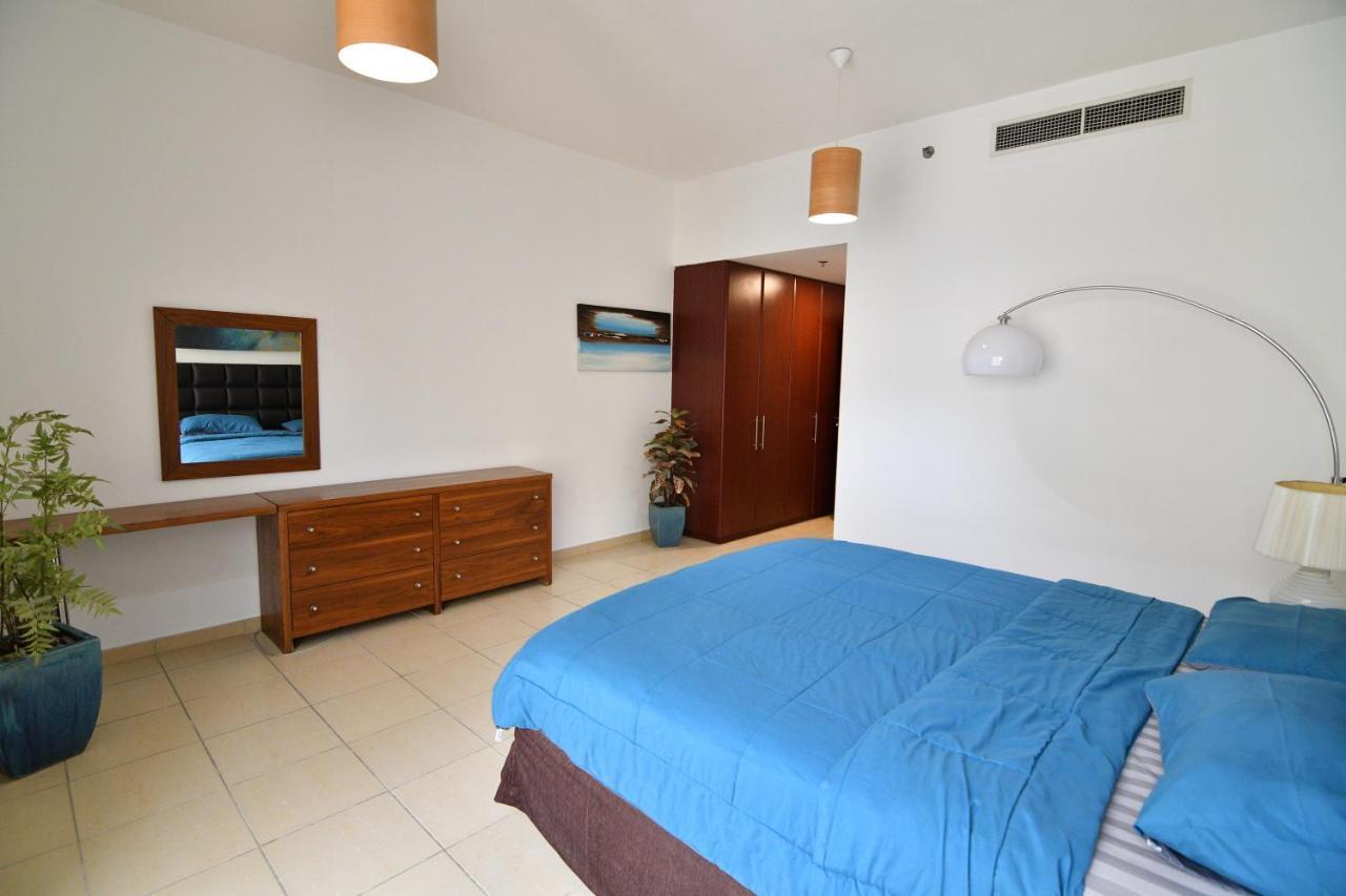 Holiday Homes Дубай Екстериор снимка