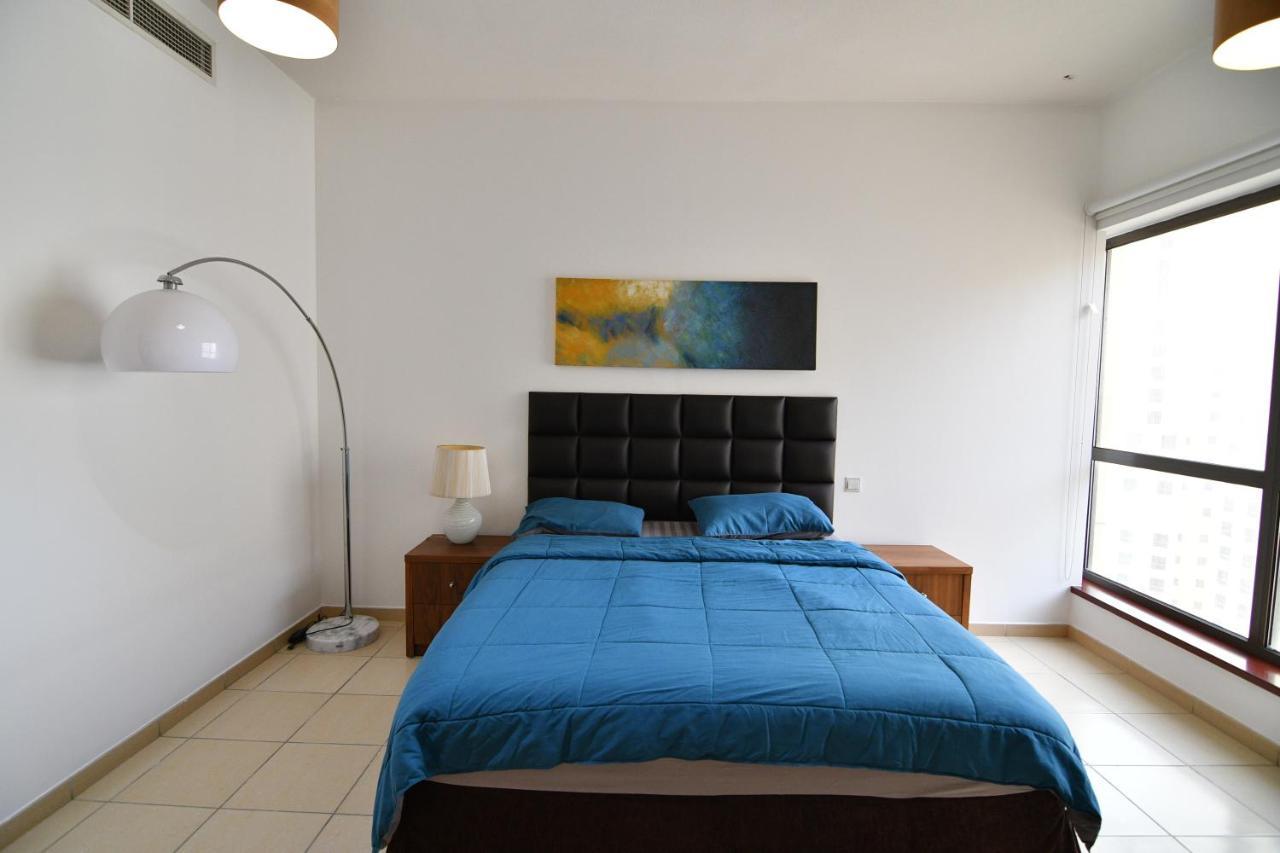 Holiday Homes Дубай Екстериор снимка