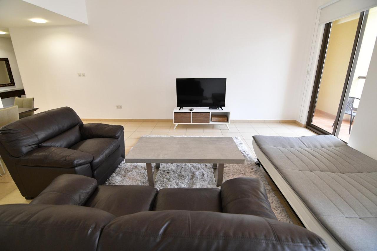 Holiday Homes Дубай Екстериор снимка