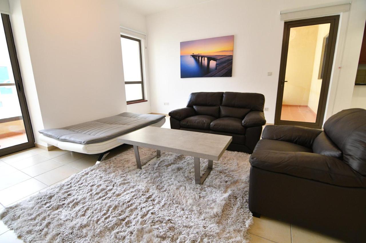 Holiday Homes Дубай Екстериор снимка