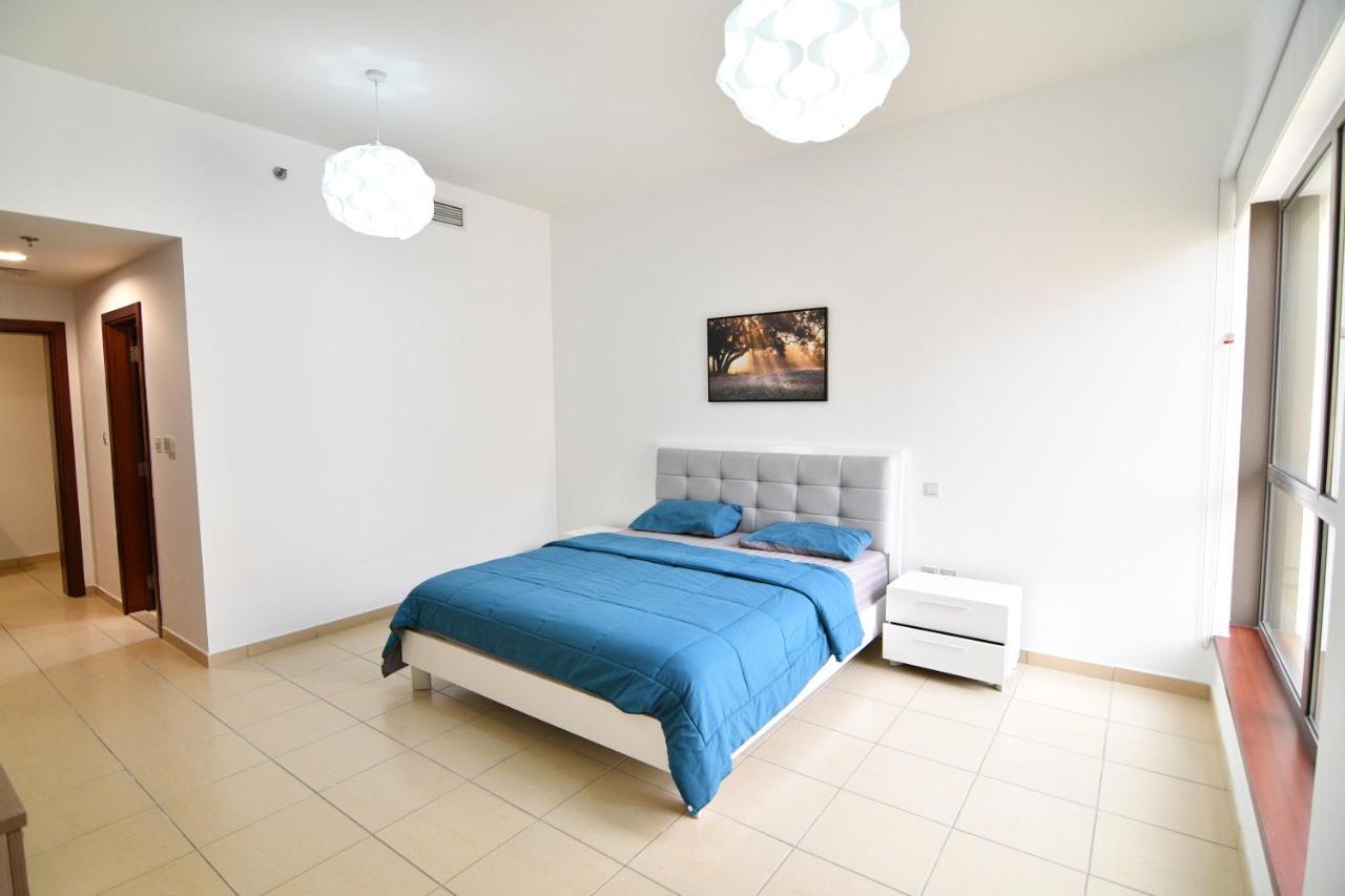 Holiday Homes Дубай Екстериор снимка