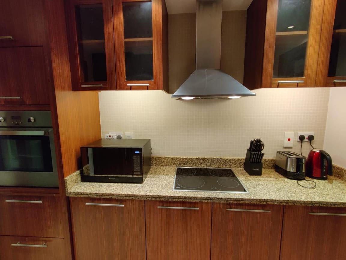 Holiday Homes Дубай Екстериор снимка