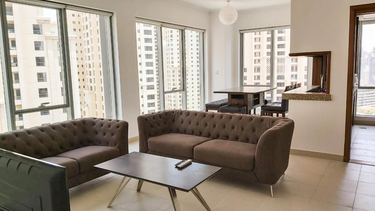Holiday Homes Дубай Екстериор снимка