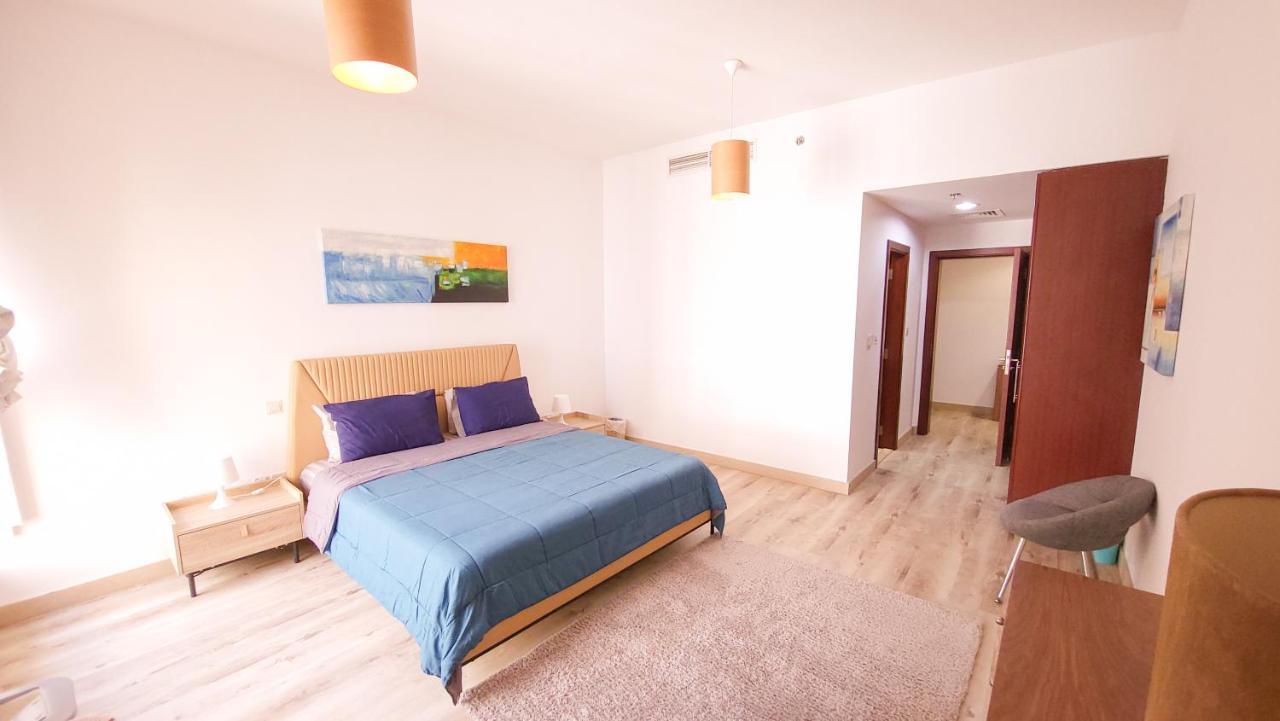 Holiday Homes Дубай Екстериор снимка
