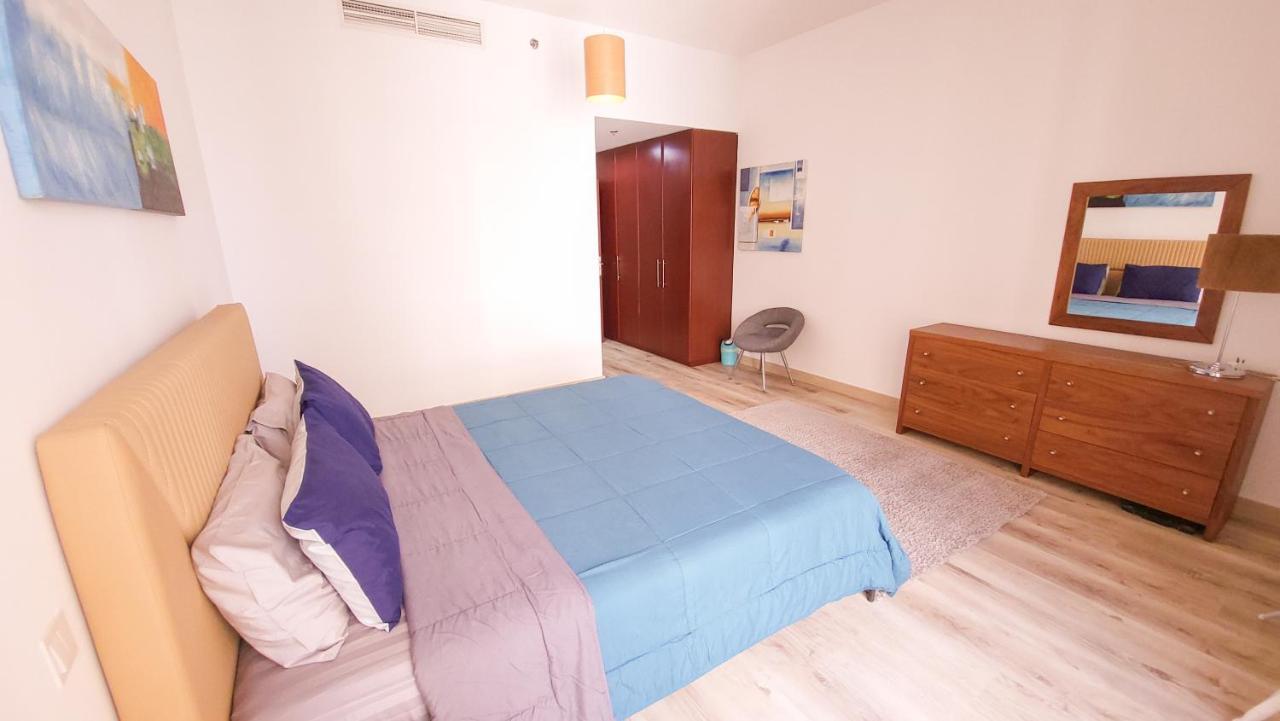 Holiday Homes Дубай Екстериор снимка