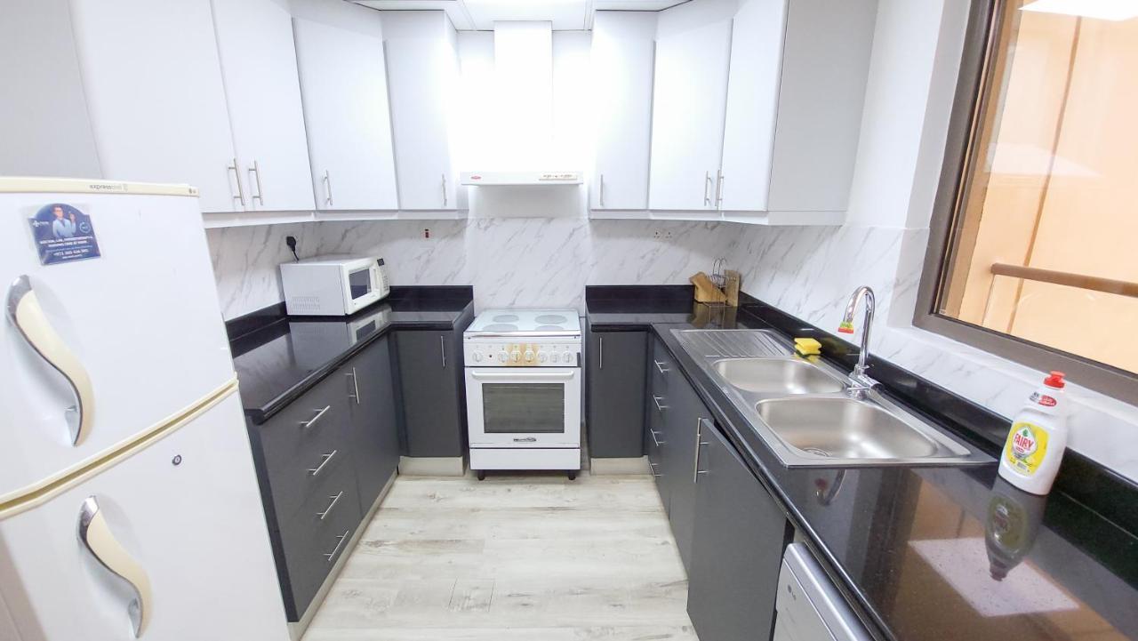 Holiday Homes Дубай Екстериор снимка