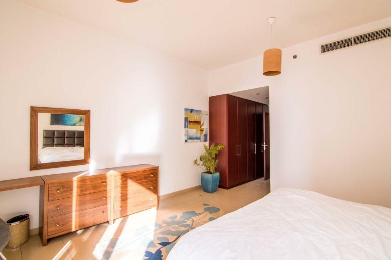 Holiday Homes Дубай Екстериор снимка