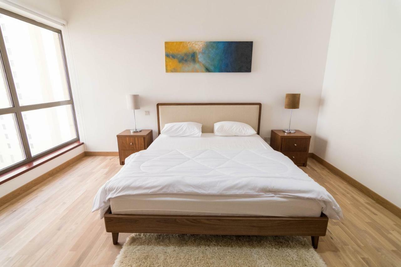 Holiday Homes Дубай Екстериор снимка