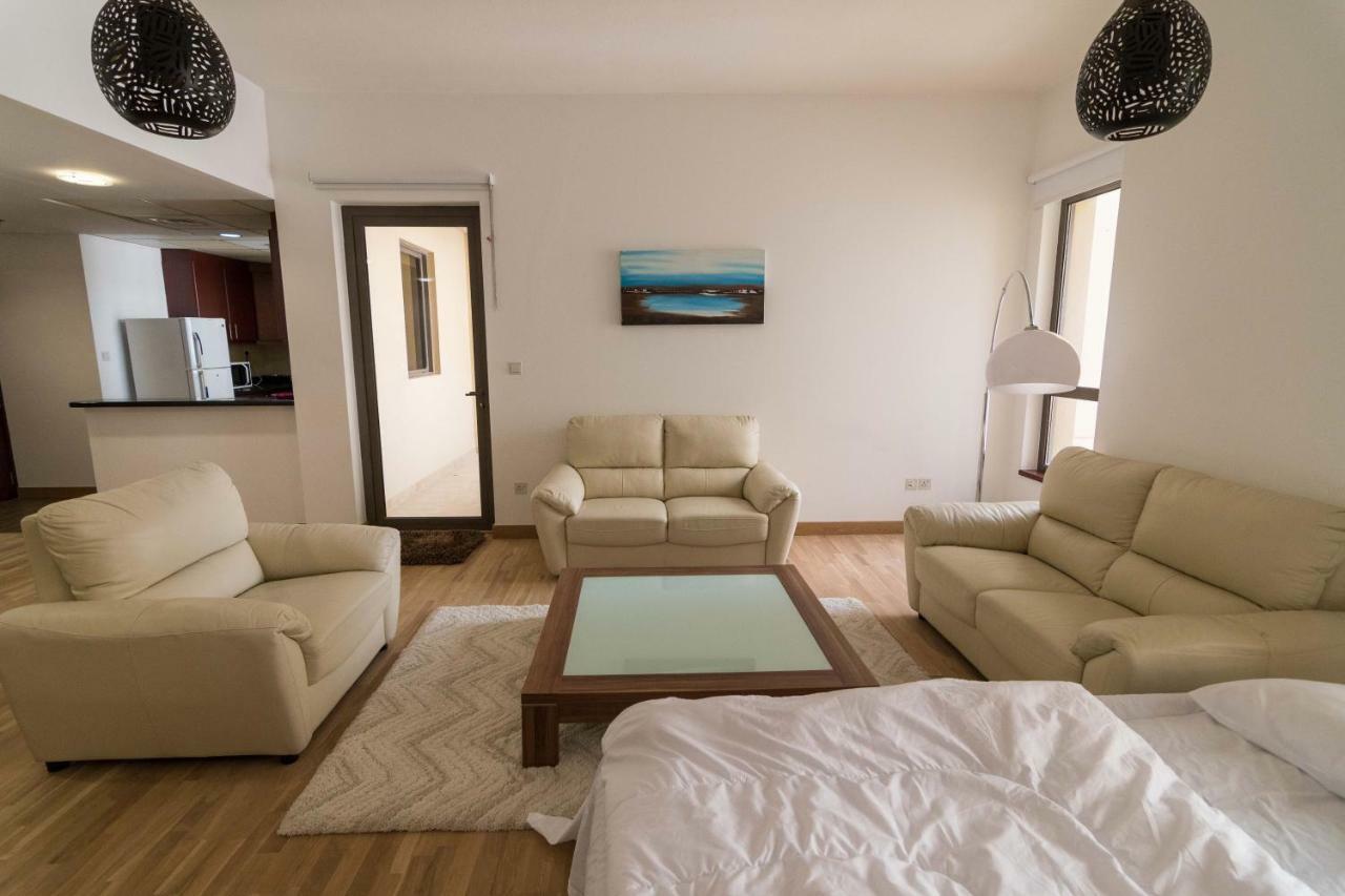 Holiday Homes Дубай Екстериор снимка